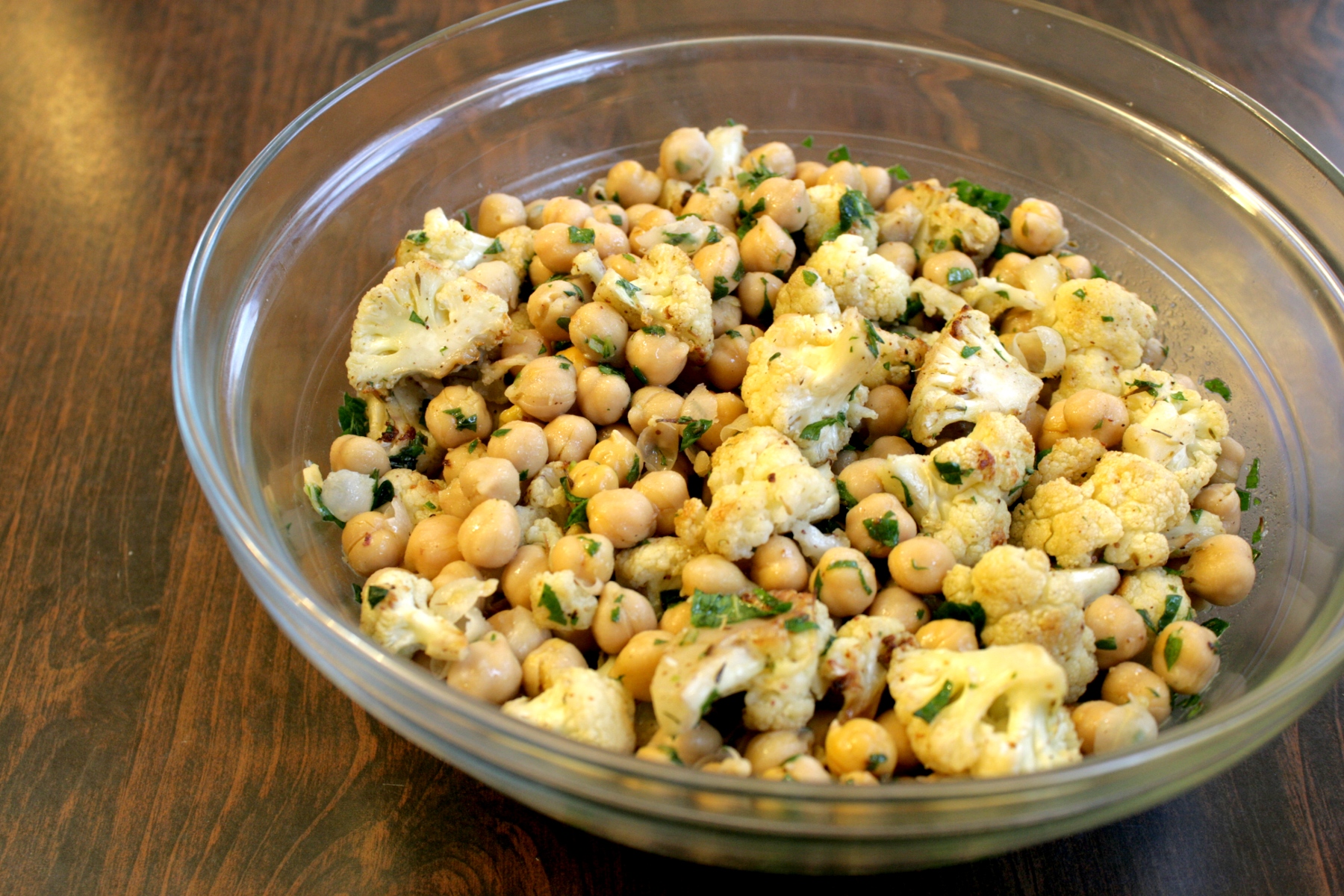 cauliflower and chickpea salad