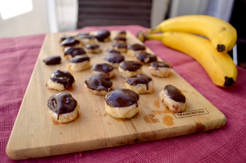 frozen peanut butter chocolate banana bites