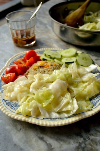 thai stir-fried cabbage